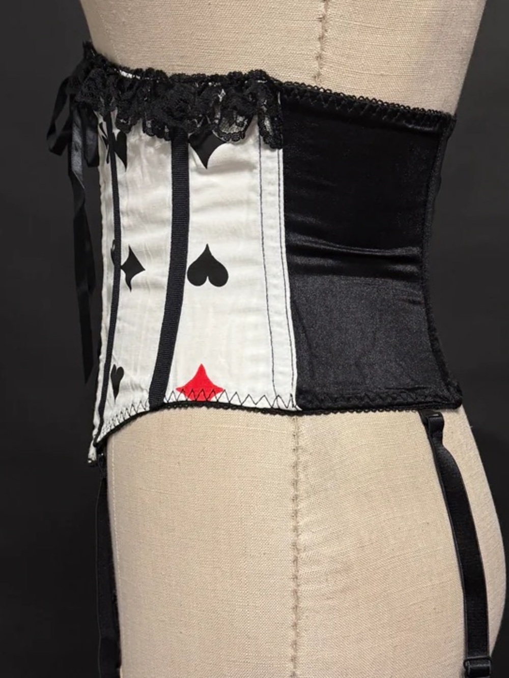 Heavy Red Alice Card Suits Waist Cincher Hearts, Spades, Diamonds - Picture 13 of 13